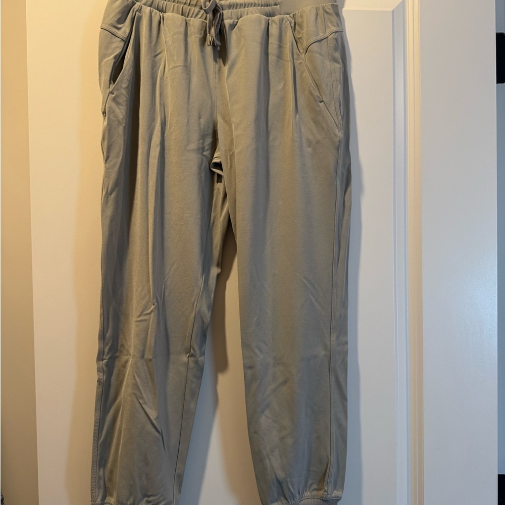 CALIA by Carrie Underwood Light Gray Joggers